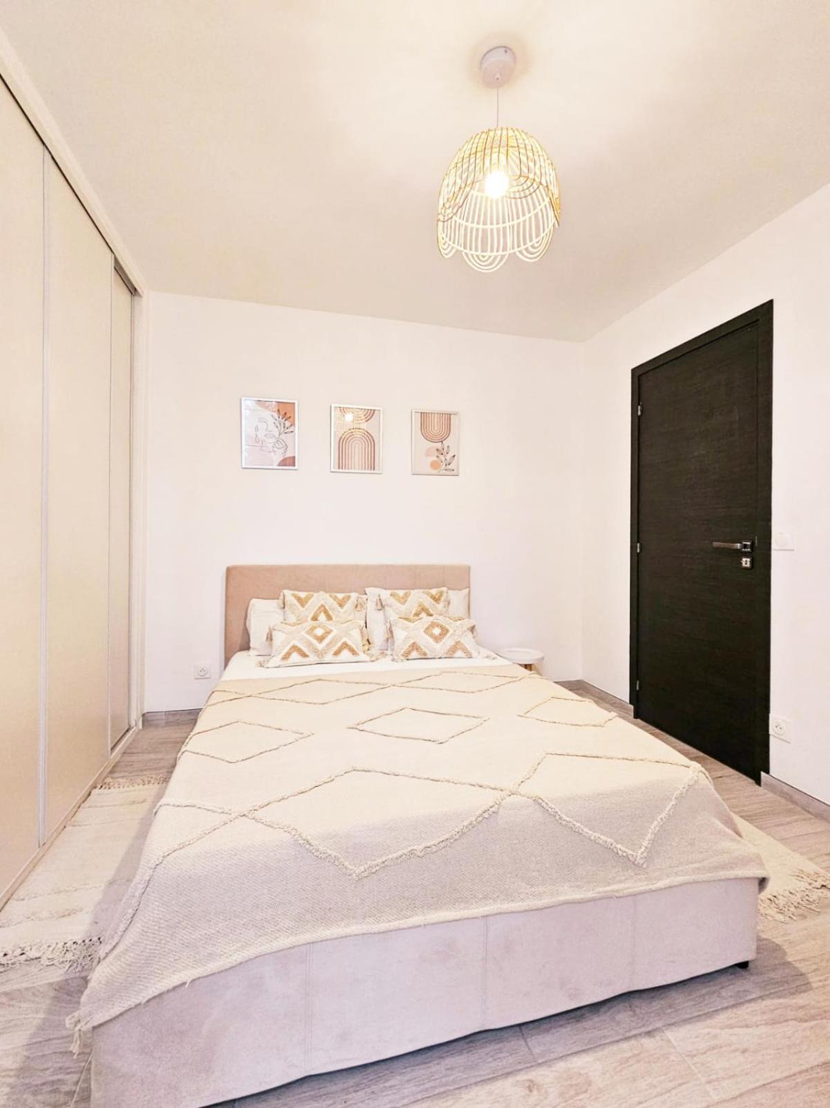 Apartmán Bed & Breakfast - Entre Paris & Disneyland Roissy-en-Brie Exteriér fotografie